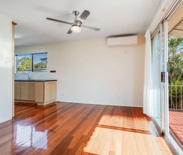 Bayside Living in Beautiful Brighton - 70 Saul Street - Photo 3