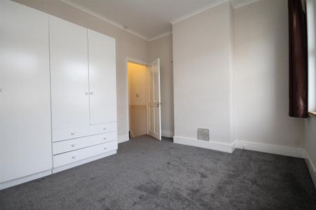 2 bedroom semi-detached house to rent - Photo 5