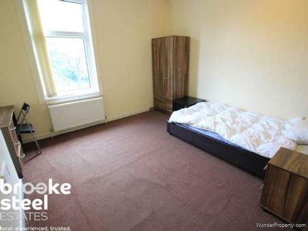 3 bedroom property to rent in Salford - Photo 4