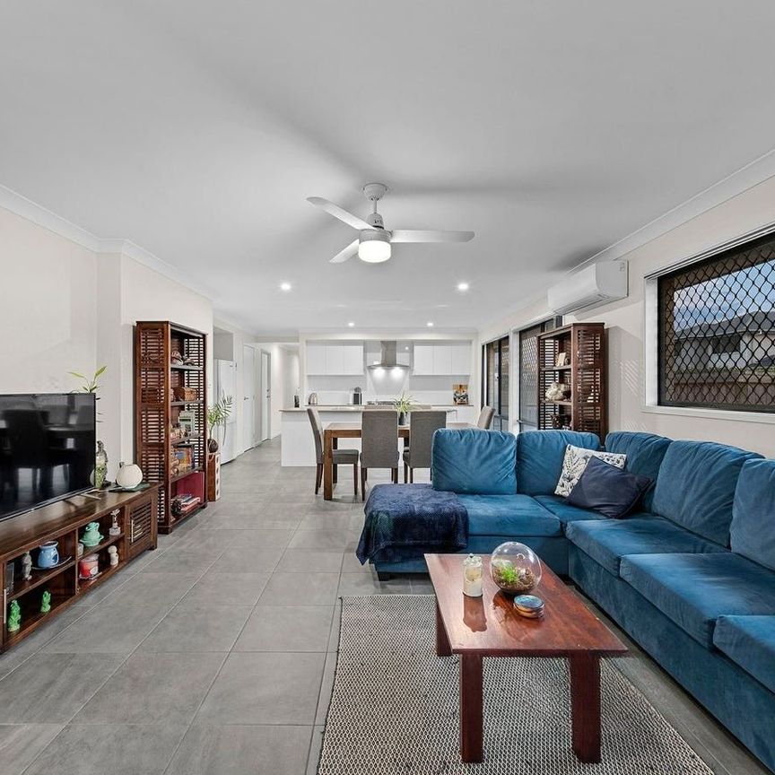 52 Macadamia Circuit, Park Ridge QLD 4125 - House For Rent | Domain - Photo 1