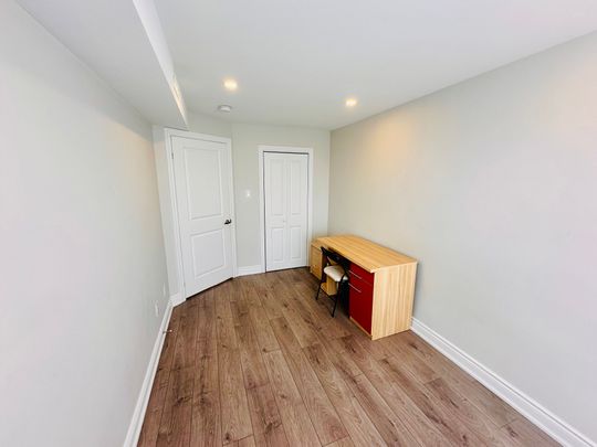 For Lease - 1032 Burnhamthorpe Road, Mississauga, Ontario - Photo 1
