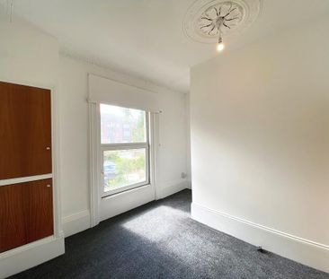 4 bedroom ground floor maisonette to rent - Photo 2