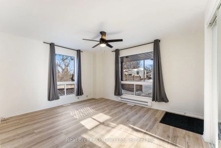 985 Kingsway Drive #7 - Photo 2