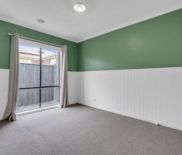 38 Poe Circuit, Officer VIC 3809 - House For Rent | Domain - Photo 3