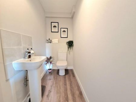 3 bedroom detached house to rent - Photo 4