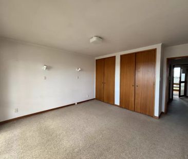 SPACIOUS ONE BEDROOM APARTMENT IN REMUERA - Photo 3