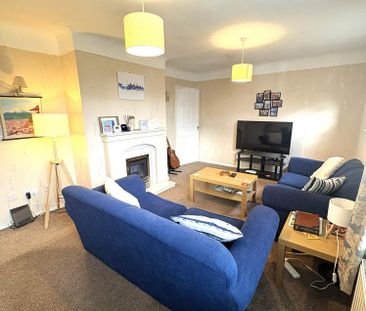 3 bedroom semi-detached house to rent - Photo 1