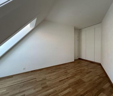 AU COEUR DE LA VILLE ! APPARTEMENT DE 4.5 PIECES MANSARDÉ - Foto 3