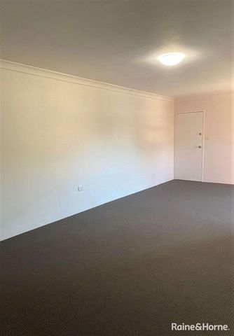 Spacious 2 Bedroom unit - Photo 3