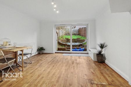 2 bedroom end of terrace house to rent - Photo 3