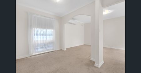 WELL LOCATED, IMMACULATE, TWO BEDROOM UNIT - Photo 2