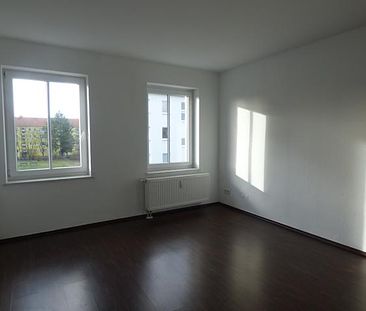 Gemütliche 3-Zimmer-Wohnung mit großem Balkon in Neue Neustadt! - Foto 3