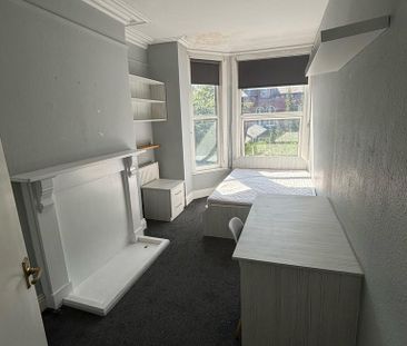 1 bedroom in a house share to rent - Photo 6