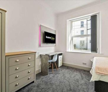 Gordon Terrace, Plymouth, PL4 - Photo 1