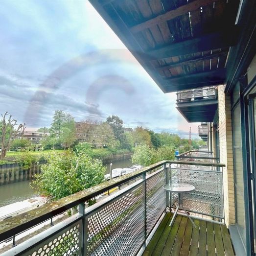 Point Wharf Lane, Brentford, TW8 - Photo 1