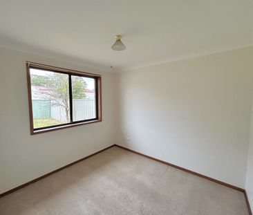 Tidy 3 Bedroom 1 Bathroom Fenced Yard - Photo 4