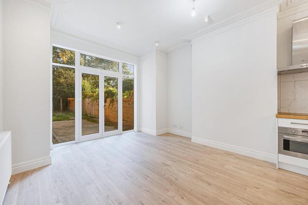 2 bedroom ground floor flat to rent - Photo 1