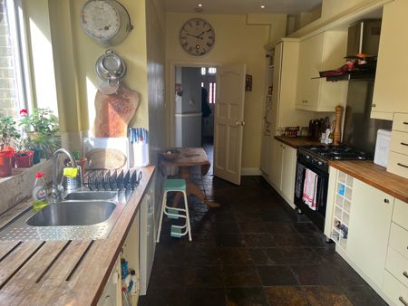 Room in a Shared House, Grasmere Avenue, W3 - Photo 3