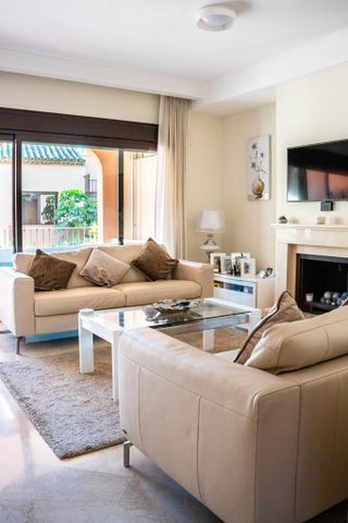 Townhouse in Estepona to rent Long Term - Foto 2