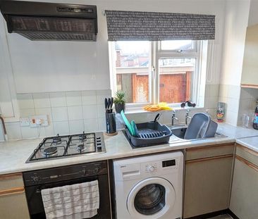 2 bedroom semi-detached house to rent - Photo 4