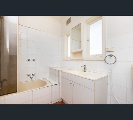 554 Thompson Rd, Norlane, Vic 3214 - Photo 2