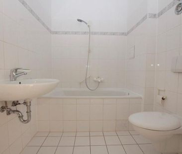 mitten auf dem Schloßberg • 2 Zimmer • neues Laminat • mit Balkon •... - Foto 4