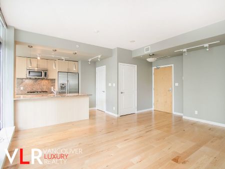 Condo in Downtown Vancouver, BC - Photo 5