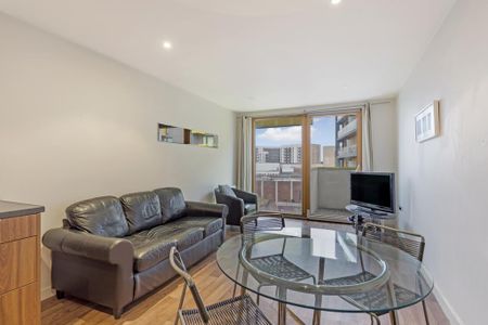 1 bedroom flat to rent - Photo 2