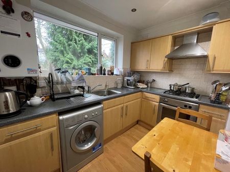 2 bedroom flat to rent - Photo 4