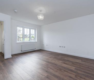 3 bedroom end of terrace house to rent - Photo 2