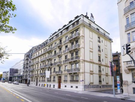 STUDIO DANS LES COMBLES - Photo 3