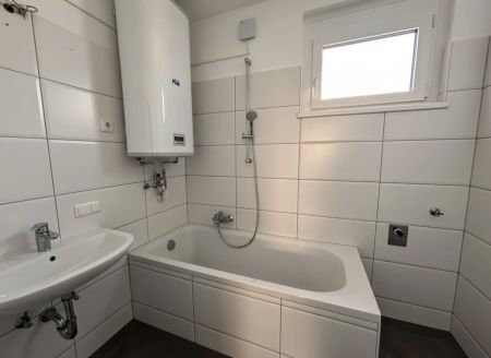 4-Zimmer Familienwohnung mit Küche, Balkon und Parkplatz - Foto 3