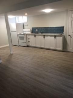 587 Gavin Court - Lower - 2 bed, 1 bath ALL INCLUSIVE - Photo 2