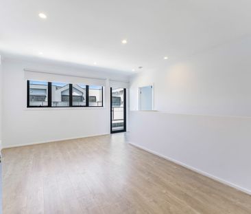 **RECEIVE ONE MONTH’S FREE RENT, ASK US HOW! Modern Townhome for Le... - Photo 1