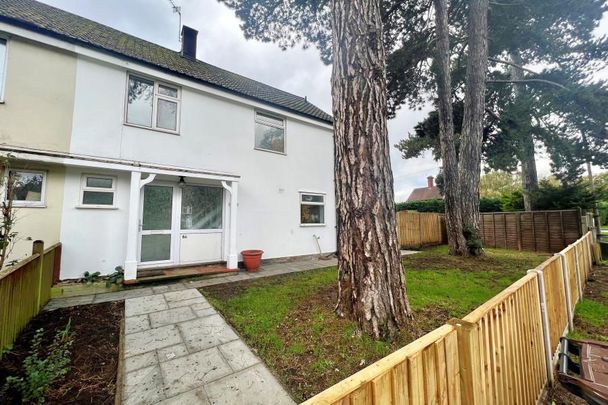 3 bedroom semi-detached house to rent - Photo 1