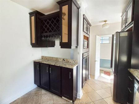 For Lease - 6711 RIVERSIDE Drive, Windsor, Ontario - Photo 2