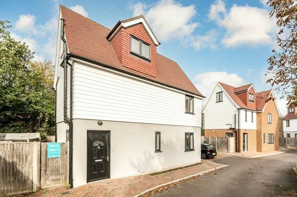 Kavsan Place, Cranford, TW5 - Photo 1