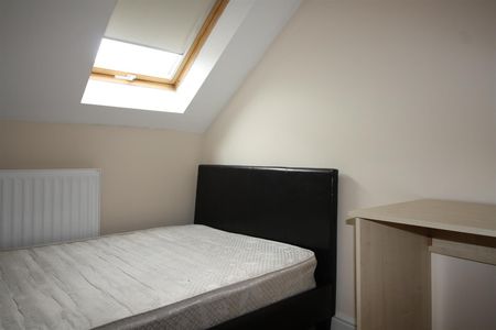 3 Bed Flat To Let On Colum Road, Cardiff - Photo 2