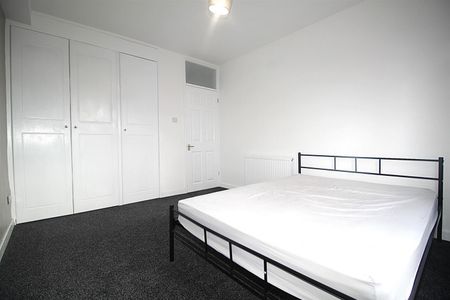 2 Bedroom Maisonette To Let - Photo 5