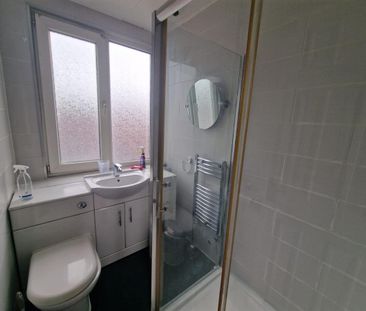 Tempest Road, room 1, Leeds - Photo 1