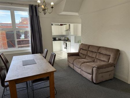 3 bedroom terraced house to rent - Photo 5