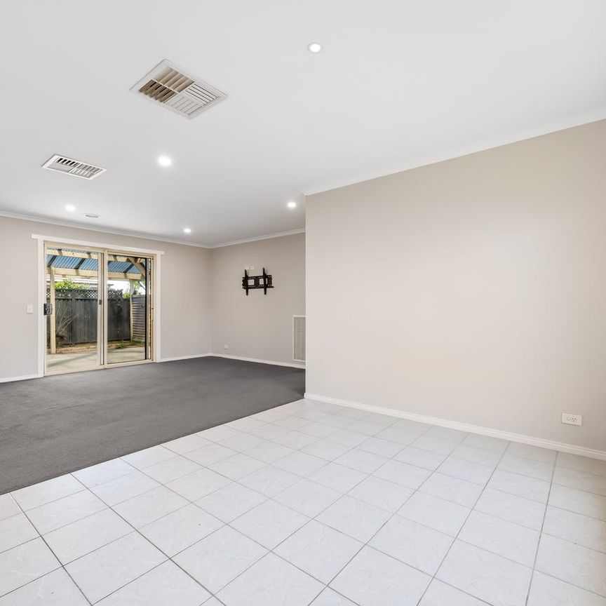 Comfort & Convenience in a Quiet Court Location - Photo 1