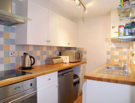 2 bedroom terraced house to rent - Photo 4