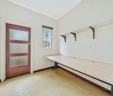 Powered Workshop - Photo 4