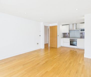 Oakridge Place, 46 Oak End Way, Gerrards Cross,SL9 - Photo 3