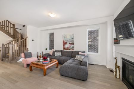 For Lease - 1558 Scarlett Trail, Pickering, Ontario - Photo 2