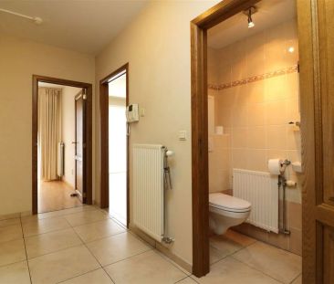 Appartement met 2 slpk., autostaanplaats en terras in centrum Aarsc... - Photo 4