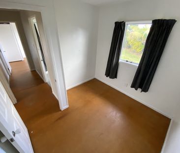 CLENDON PARK, 3 BEDROOMS - Photo 5