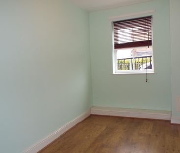 2 bedroom ground floor flat to rent - Photo 1