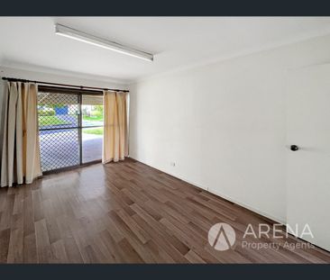 12 Cummin St, Wishart, Qld 4122 - Photo 4